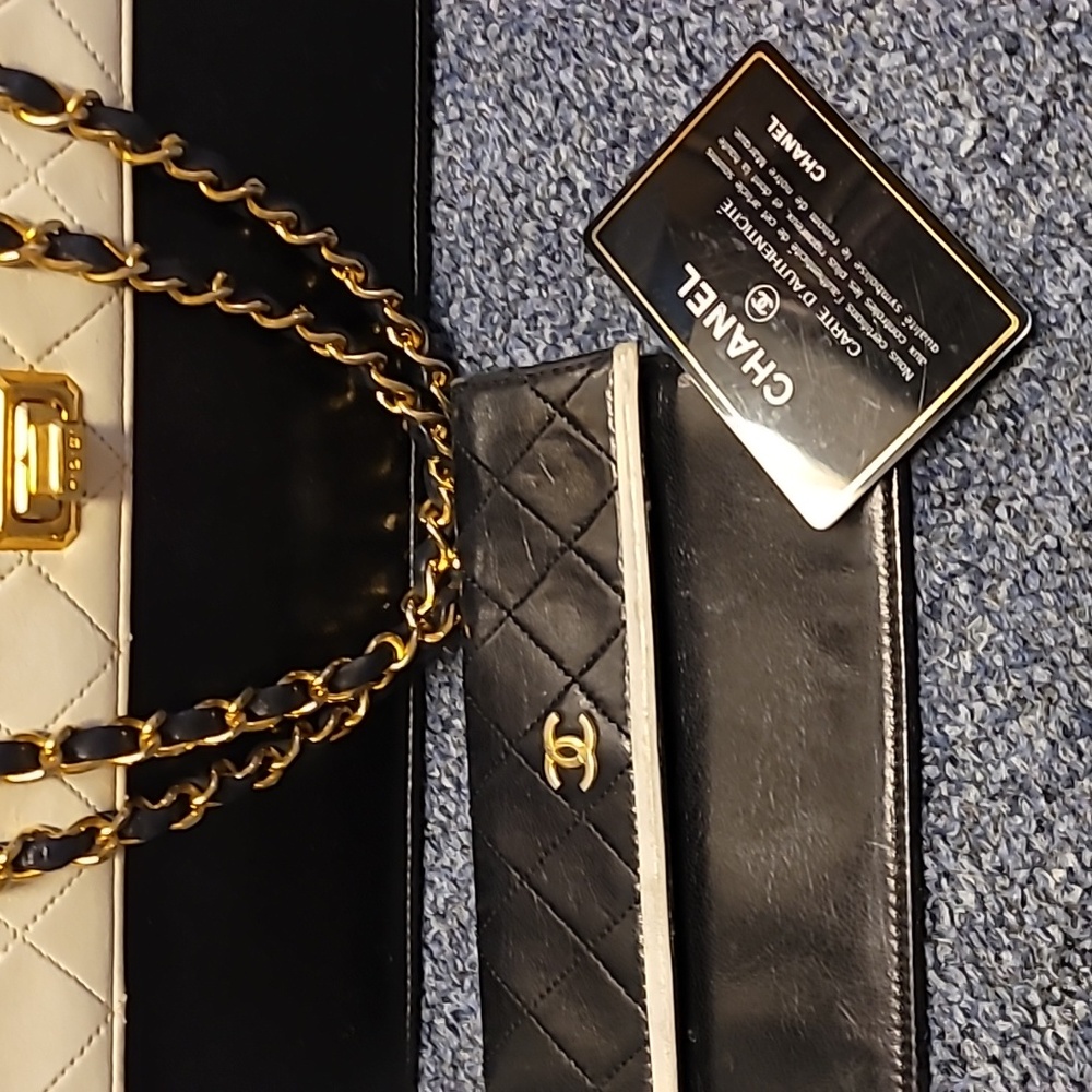 Vintage Chanel Bag - Picture 3 of 12